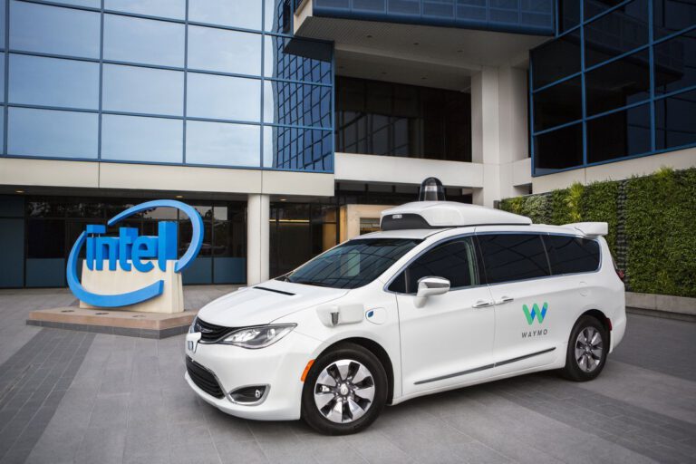 Intel Waymo minivan.0