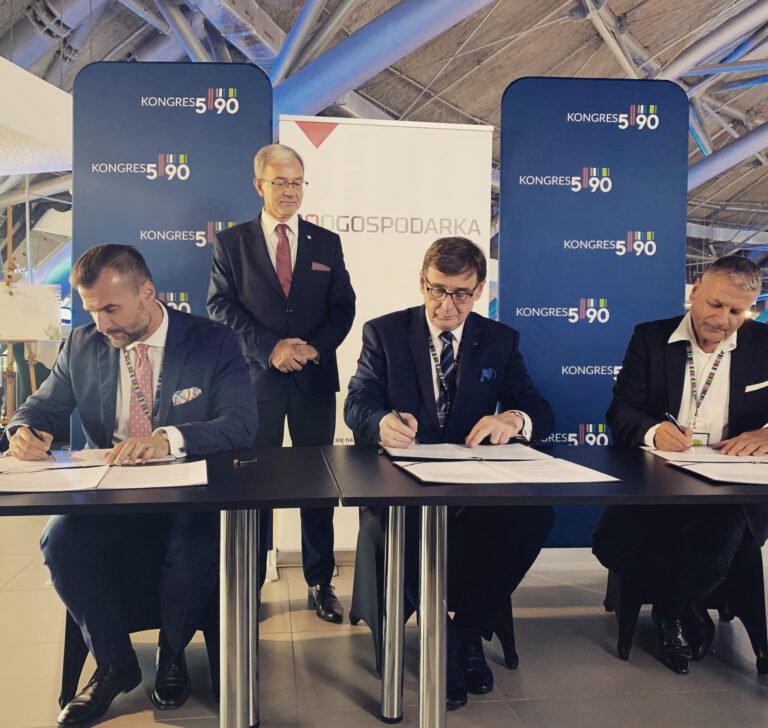 Podpisanie V4, kanownik, zipsee, ministerstwo cyfryzacji