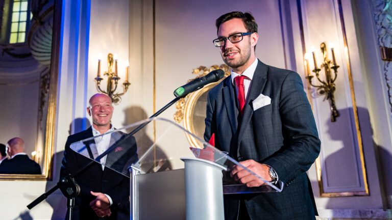 Andrzej burgs, Sygnis