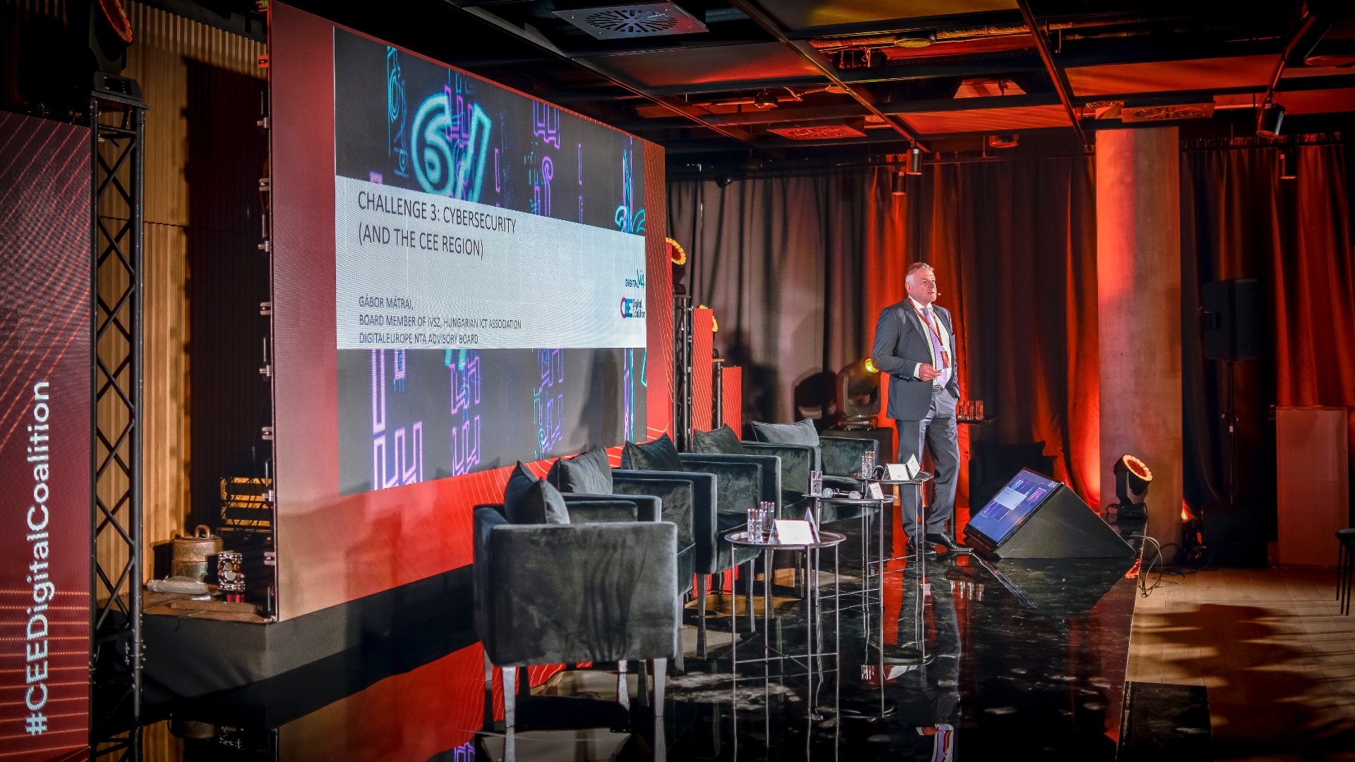 Cyberbezpieczeństwo, summit 2