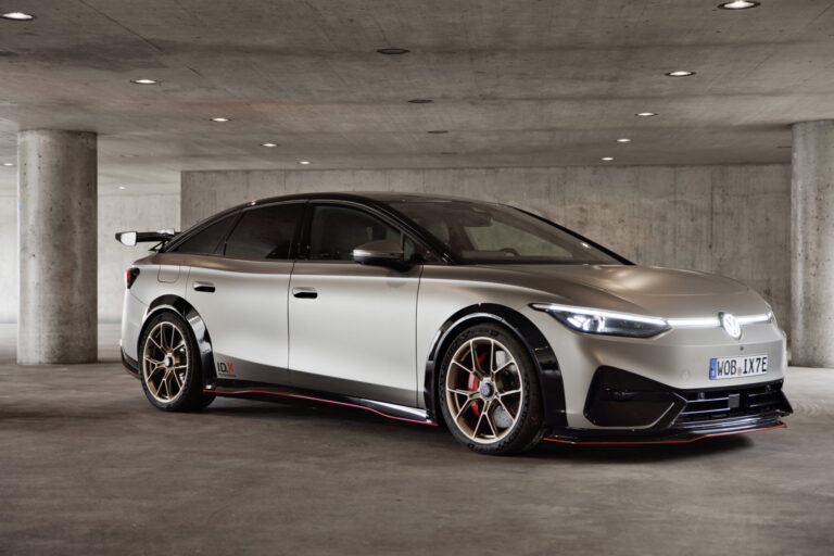 DB2023AU01102 large scaled 1