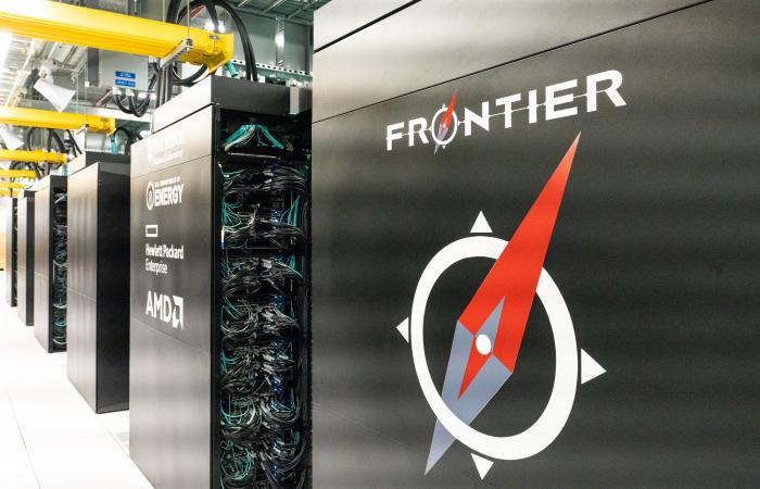 Superkomputer Frontier, AMD