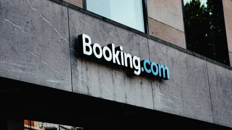 booking.com, dma