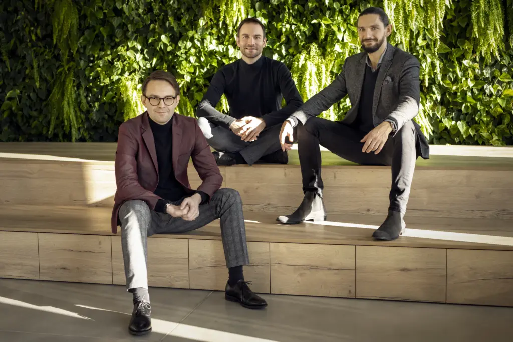 Copy of 0 8233 DONE 2.max 3200x3200.format webp