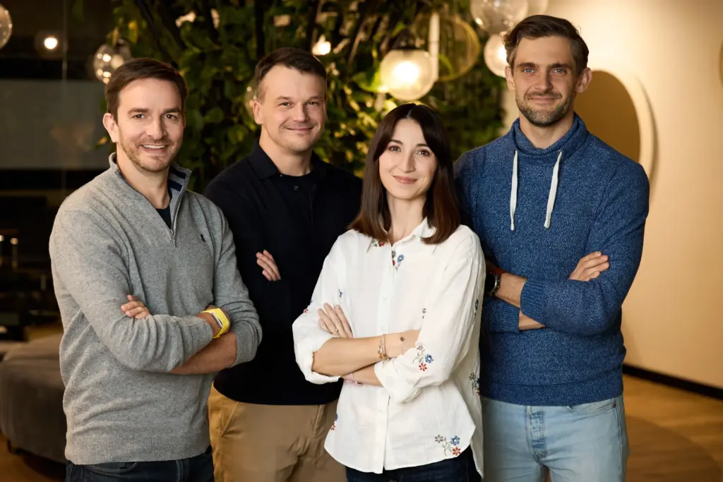 Dr One 245.max 3200x3200.format webp